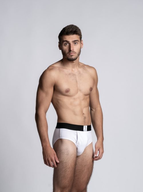 Homme mannequin portant un slip ouvert kangourou blanc pour homme de la marque S BORDEAUX
