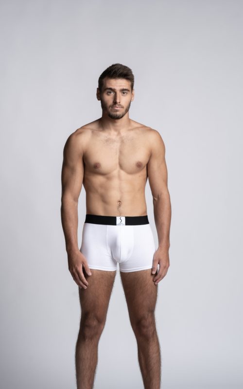 Homme sportif portant un Boxer calecon Arpenans blanc de la marque S BORDEAUX