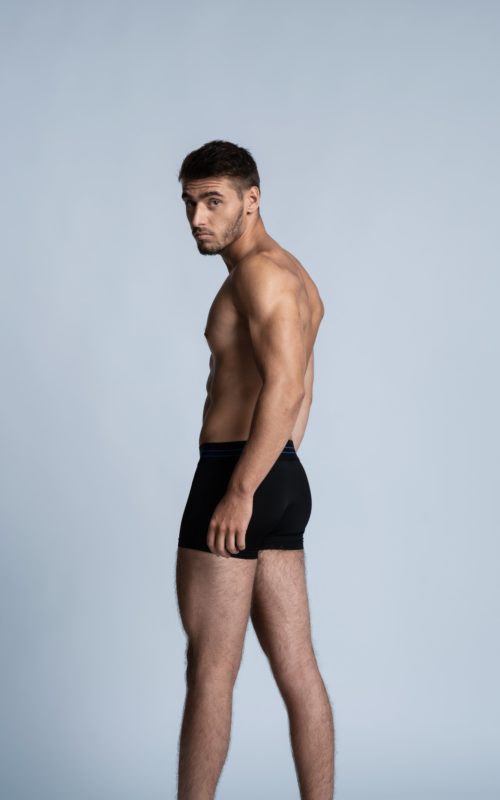 Homme sportif de dos portant un boxer calecon SportPro noir de la marque S BORDEAUX