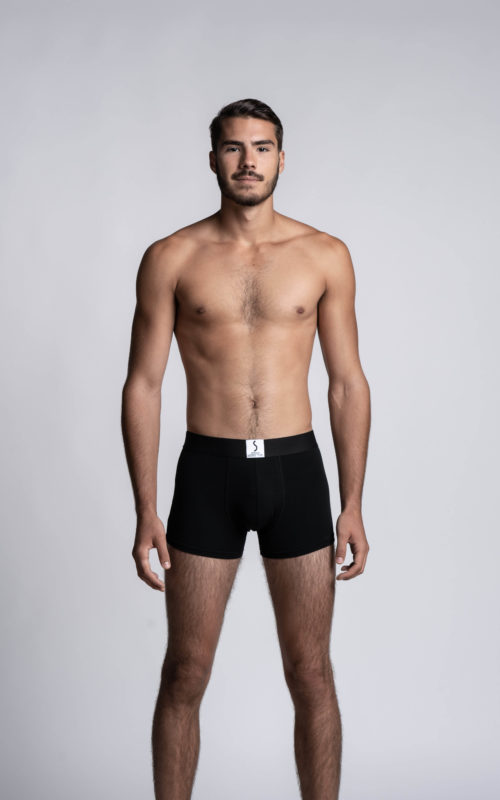 Homme mannequin portant un boxer calecon Arpenans noir de la marque S BORDEAUX